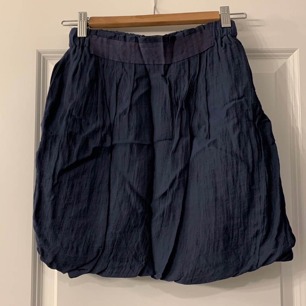 BCBG Maxazria navy blue skirt. Size XXS
